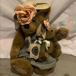 Boyd’s bears. Retired